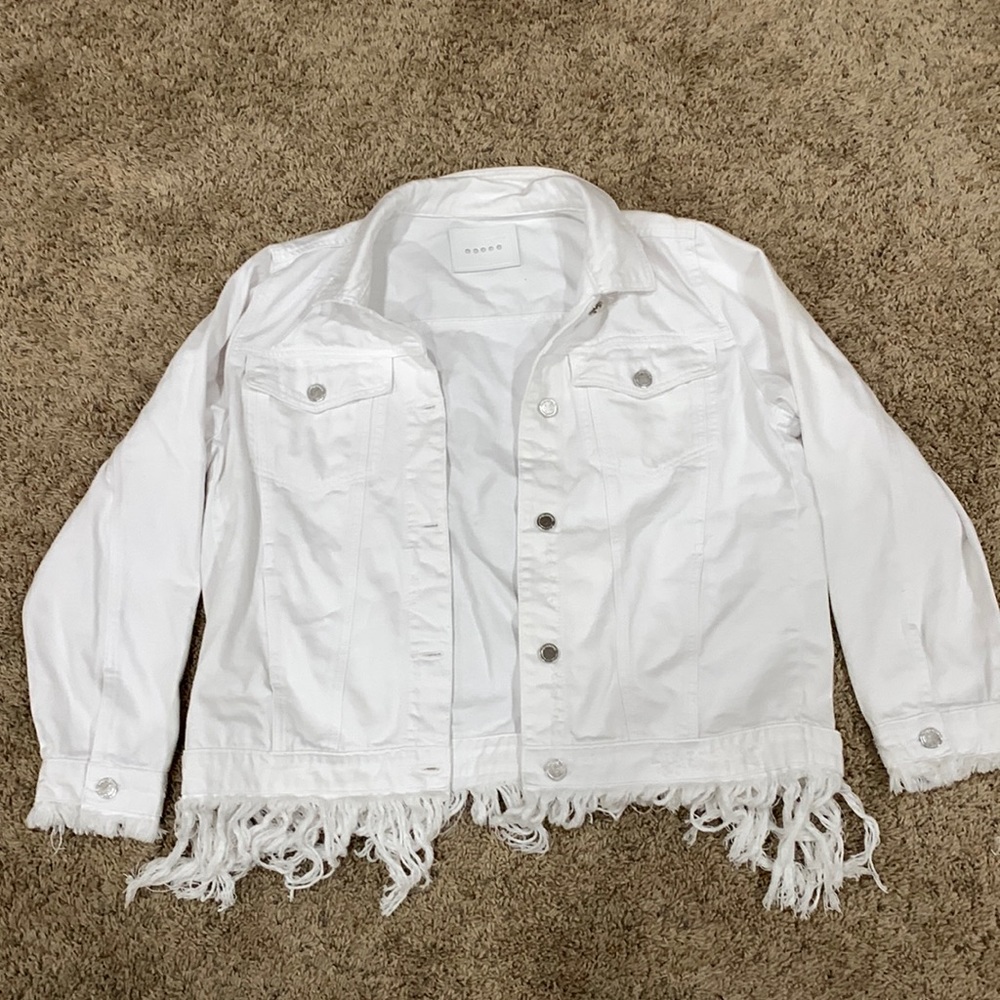 NEVER WORN BLANK NYC White Fringe Jean Jacket